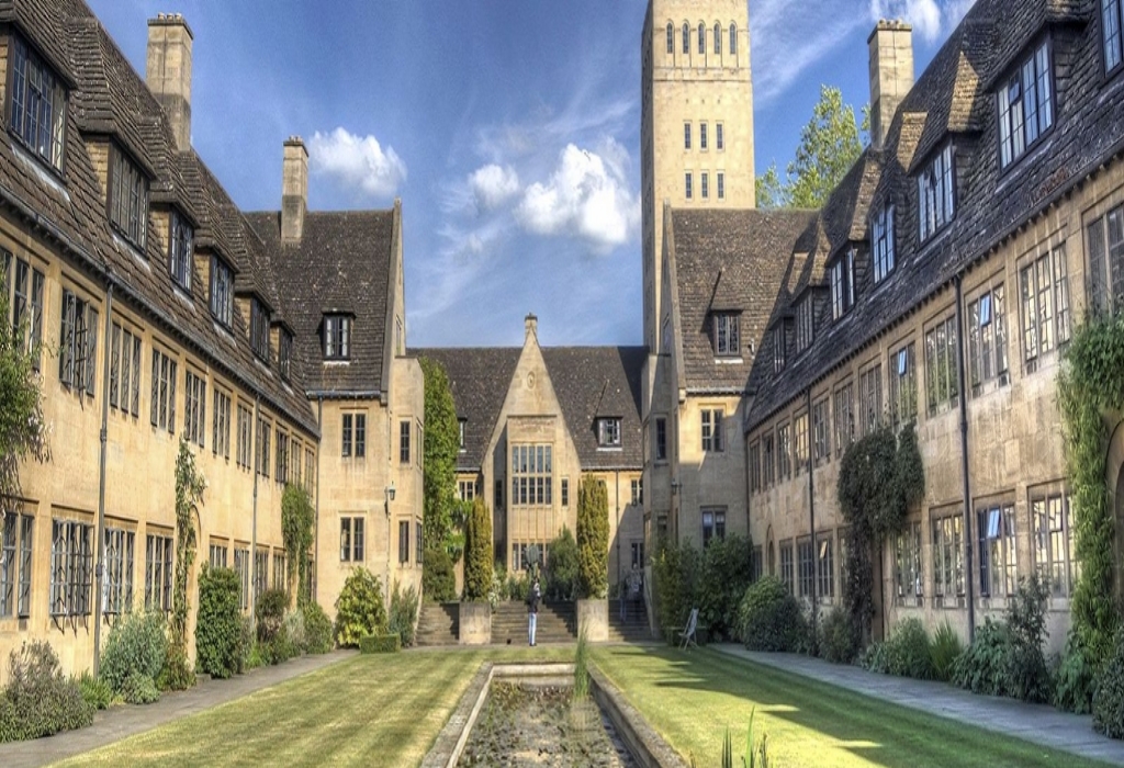 College Grant Education Scholarships