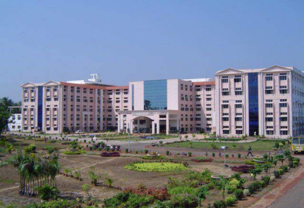 College & University Education Scholarships